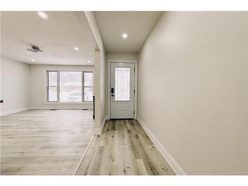 195 Merlin Crescent, London, ON - Indoor Photo Showing Other Room