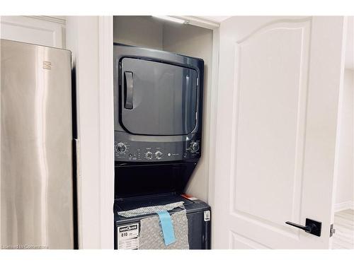 195 Merlin Crescent, London, ON - Indoor Photo Showing Laundry Room