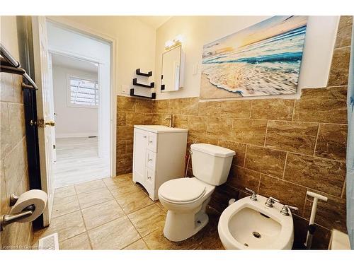 195 Merlin Crescent, London, ON - Indoor Photo Showing Bathroom