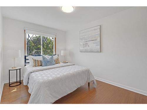 846 Mississauga Valley Boulevard, Mississauga, ON - Indoor Photo Showing Bedroom