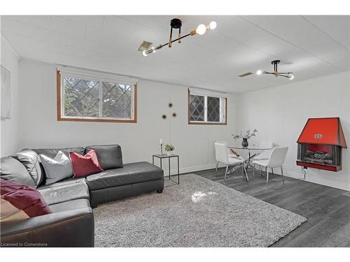 846 Mississauga Valley Boulevard, Mississauga, ON - Indoor Photo Showing Living Room