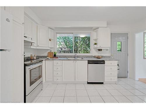 846 Mississauga Valley Boulevard, Mississauga, ON - Indoor Photo Showing Kitchen