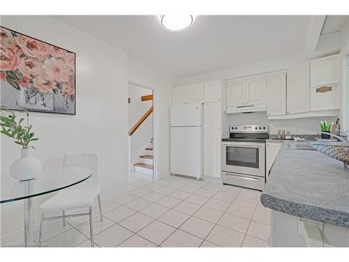 846 Mississauga Valley Boulevard, Mississauga, ON - Indoor Photo Showing Kitchen