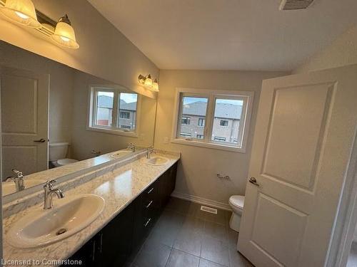 09-15 Blacklock Street, Cambridge, ON - Indoor Photo Showing Bathroom