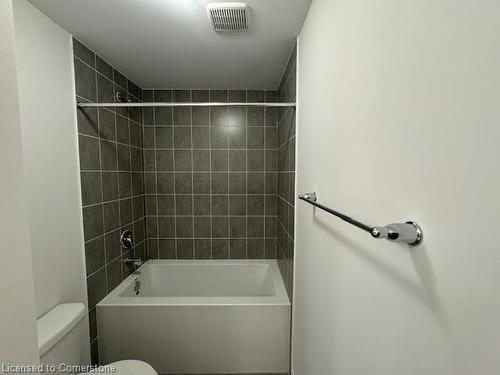 09-15 Blacklock Street, Cambridge, ON - Indoor Photo Showing Bathroom