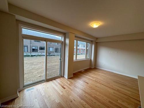 09-15 Blacklock Street, Cambridge, ON - Indoor Photo Showing Other Room