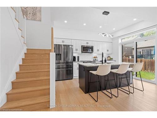 1026 Wright Drive, Midland, ON - Indoor Photo Showing Kitchen With Upgraded Kitchen