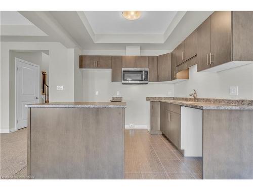 109 Alicia Crescent, Thorold, ON - Indoor Photo Showing Kitchen