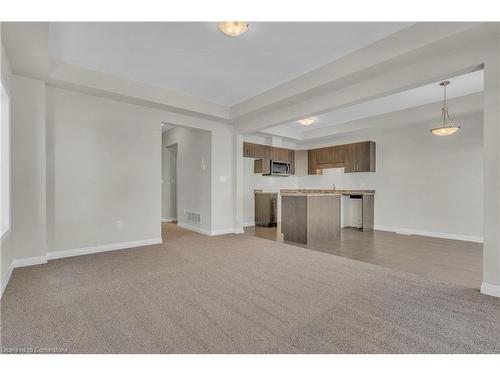 109 Alicia Crescent, Thorold, ON - Indoor Photo Showing Kitchen