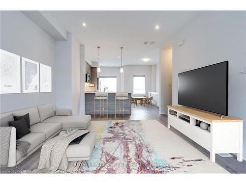 4-51 Sparrow Avenue, Cambridge, ON - Indoor Photo Showing Living Room