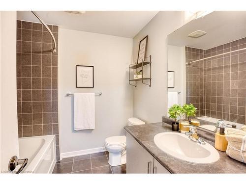 146 Crafter Crescent, Stoney Creek, ON - Indoor Photo Showing Bathroom