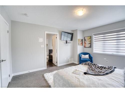 146 Crafter Crescent, Stoney Creek, ON - Indoor Photo Showing Bedroom