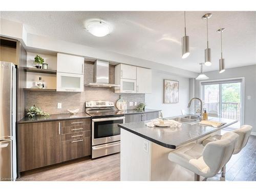 146 Crafter Crescent, Stoney Creek, ON - Indoor Photo Showing Kitchen With Double Sink With Upgraded Kitchen