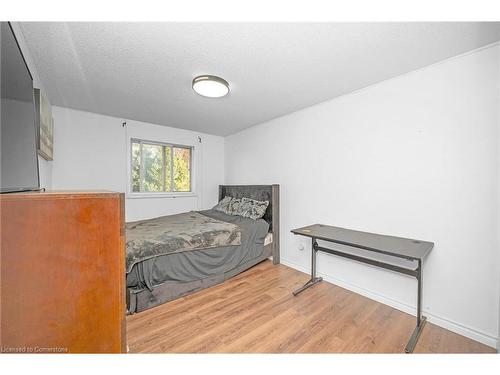 25 Westvillage Drive, Hamilton, ON - Indoor Photo Showing Bedroom