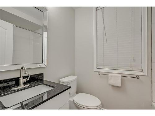 B-23 Chester Street, Oakville, ON - Indoor Photo Showing Bathroom