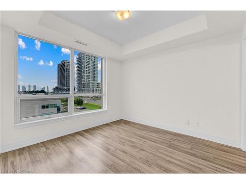 407-9075 Jane Street, Vaughan, ON - Indoor Photo Showing Other Room