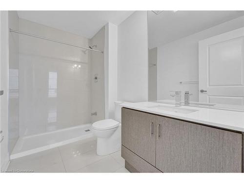 407-9075 Jane Street, Vaughan, ON - Indoor Photo Showing Bathroom