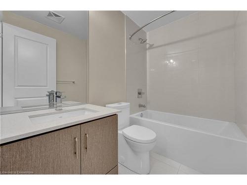 407-9075 Jane Street, Vaughan, ON - Indoor Photo Showing Bathroom