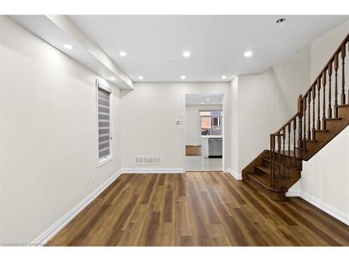 904 Oasis Drive, Mississauga, ON - Indoor Photo Showing Other Room