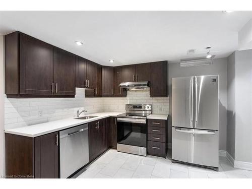 904 Oasis Drive, Mississauga, ON - Indoor Photo Showing Kitchen With Upgraded Kitchen