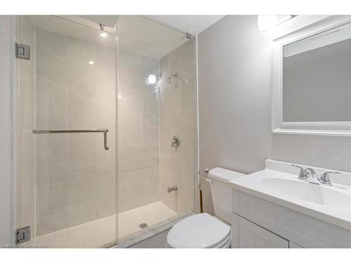 904 Oasis Drive, Mississauga, ON - Indoor Photo Showing Bathroom