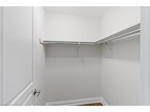 904 Oasis Drive, Mississauga, ON - Indoor With Storage