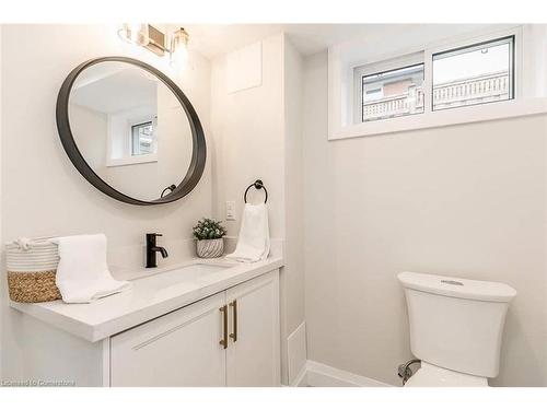 Bsmt-88 Luxury Avenue, Bradford, ON - Indoor Photo Showing Bathroom