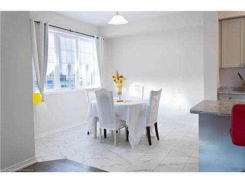 21-8317 Mulberry Drive, Niagara Falls, ON - Indoor Photo Showing Dining Room