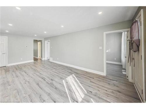 1383 Cannon Street E, Hamilton, ON - Indoor Photo Showing Other Room