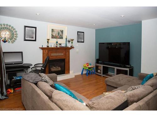 199 Garden Path, Chatham, ON - Indoor Photo Showing Living Room With Fireplace