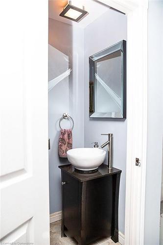 199 Garden Path, Chatham, ON - Indoor Photo Showing Bathroom