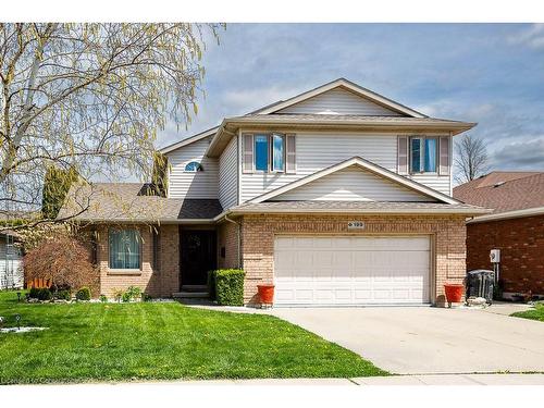 199 Garden Path, Chatham, ON - Outdoor With Facade