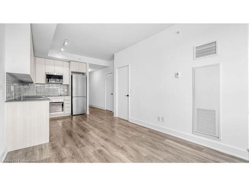 603-2481 Taunton Road, Oakville, ON - Indoor Photo Showing Kitchen