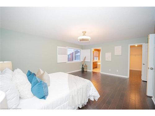 319 Robert Ferrie Drive, Kitchener, ON - Indoor Photo Showing Bedroom