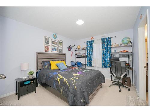 51 Burgess Crescent, Brantford, ON - Indoor Photo Showing Bedroom