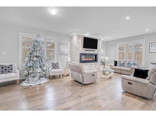 958 Beach Boulevard, Hamilton, ON - Indoor Photo Showing Living Room With Fireplace