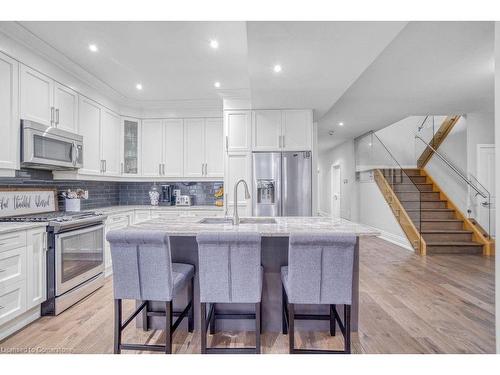 958 Beach Boulevard, Hamilton, ON - Indoor Photo Showing Kitchen With Upgraded Kitchen