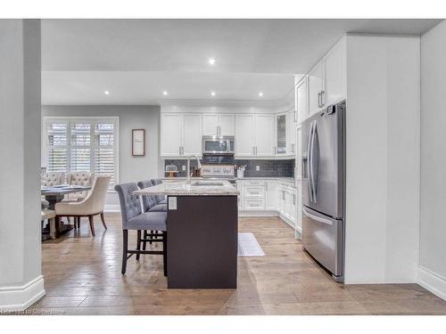 958 Beach Boulevard, Hamilton, ON - Indoor Photo Showing Kitchen