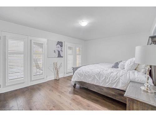 958 Beach Boulevard, Hamilton, ON - Indoor Photo Showing Bedroom