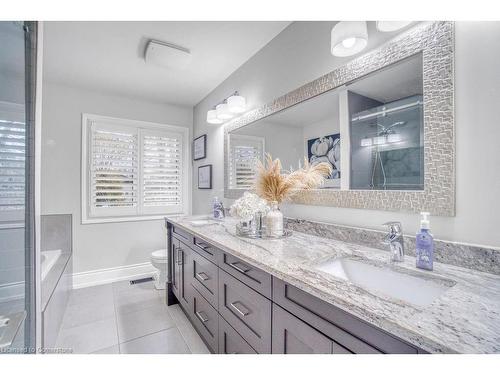 958 Beach Boulevard, Hamilton, ON - Indoor Photo Showing Bathroom