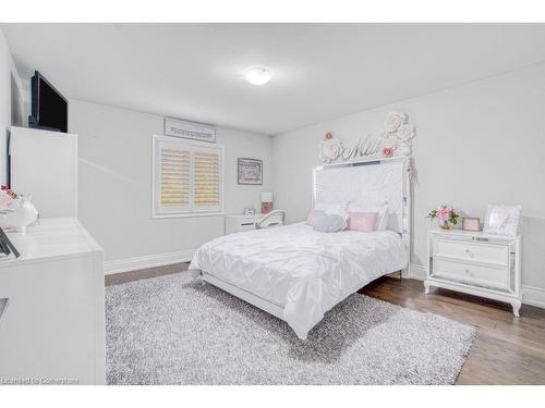 958 Beach Boulevard, Hamilton, ON - Indoor Photo Showing Bedroom