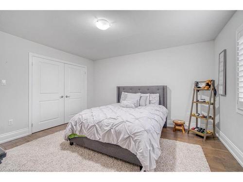 958 Beach Boulevard, Hamilton, ON - Indoor Photo Showing Bedroom