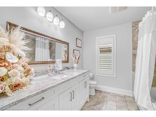 958 Beach Boulevard, Hamilton, ON - Indoor Photo Showing Bathroom