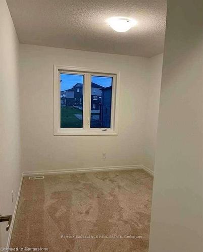 7 Pony Way, Kitchener, ON - Indoor Photo Showing Other Room