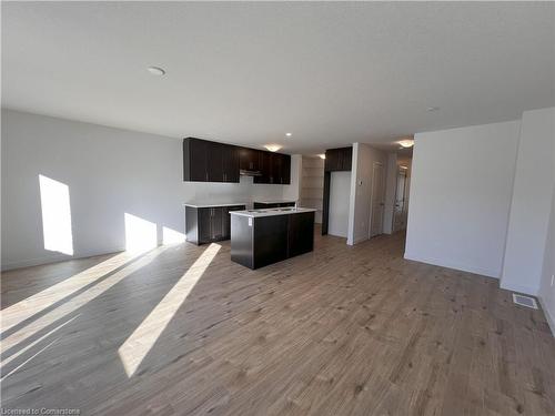 79 Queensbrook Crescent Crescent, Cambridge, ON - Indoor Photo Showing Kitchen