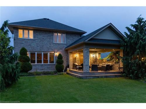 8233 Costabile Drive, Niagara Falls, ON - Outdoor