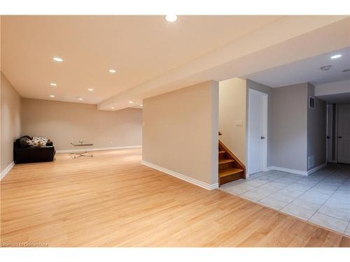 8233 Costabile Drive, Niagara Falls, ON - Indoor Photo Showing Other Room