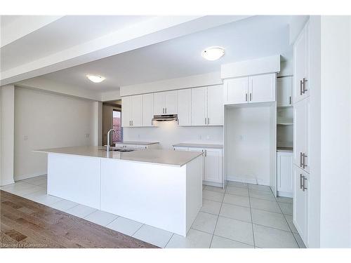 272 Broadacre Drive, Kitchener, ON - Indoor Photo Showing Kitchen