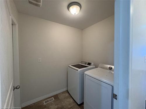 128 South Creek Drive, Kitchener, ON - Indoor Photo Showing Laundry Room