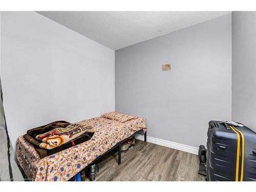 22-875 Parkinson Road, Woodstock, ON - Indoor Photo Showing Bedroom